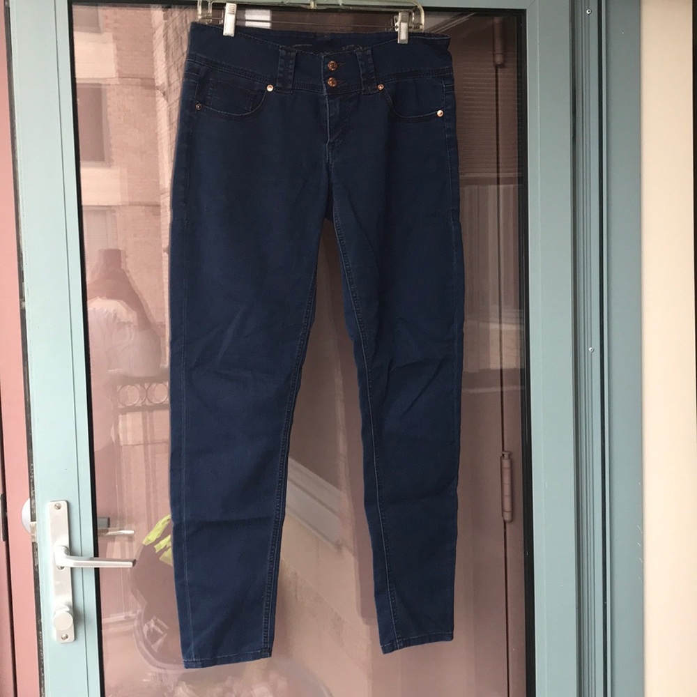 7 for all Mankind Women’s Legging Jean. Size 29